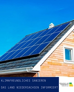 Haus mit Solarpanel&nbsp;&copy;&nbsp;magnific.com