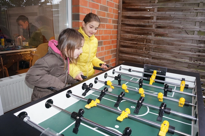 Kinder am Kicker