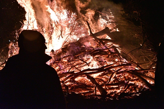 Osterfeuer sind Tradition – auch in vielen Dörfern im Landkreis Stade.