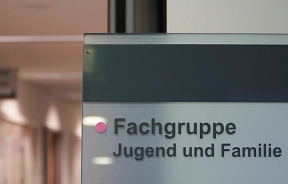 Wegweiser Fachgruppe Jugend und Famile Wegweiser Fachgruppe Jugend und Famile © Hansestadt Buxtehude